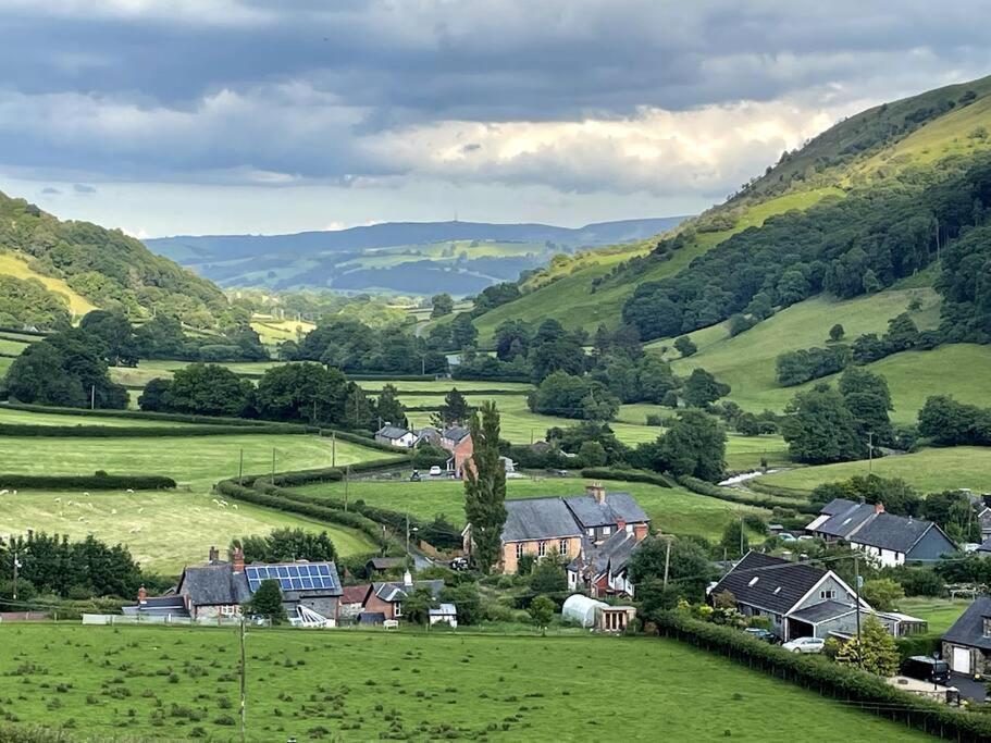 Y Felin Bed&Breakfast&Smallholding Caersws Exterior foto